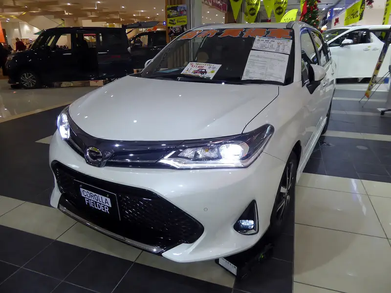 2015 Toyota Fielder, side