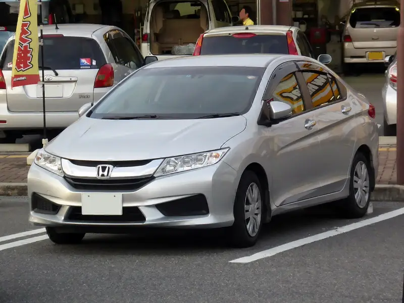 2019 Honda Grace, side