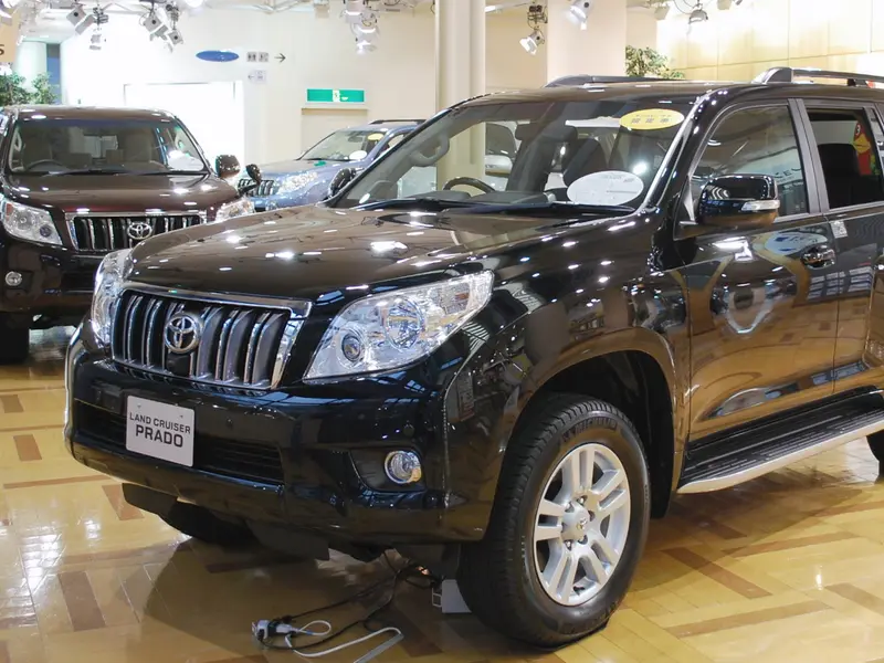 2020 Toyota Land Cruiser Prado, side