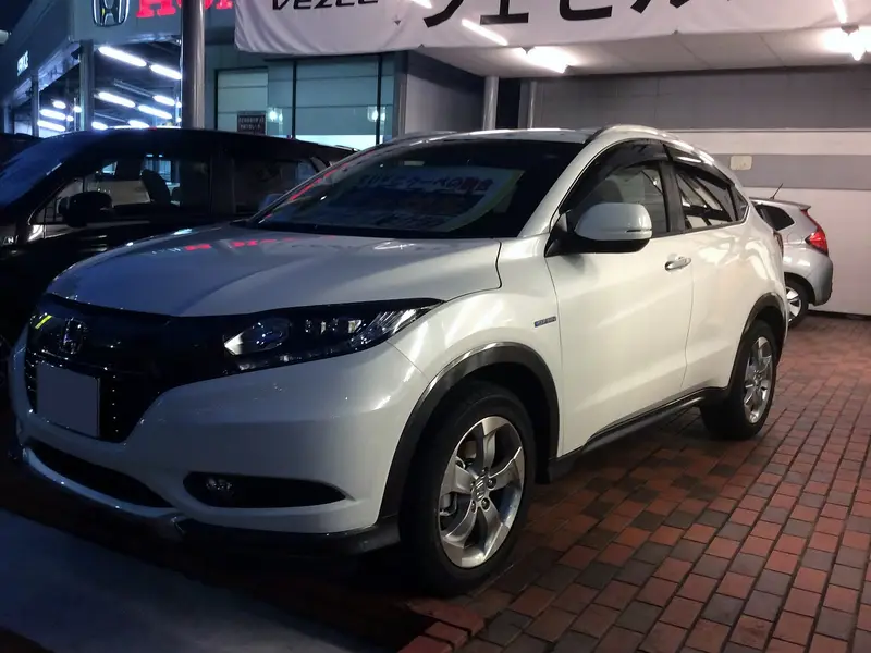 2016 Honda Vezel, side