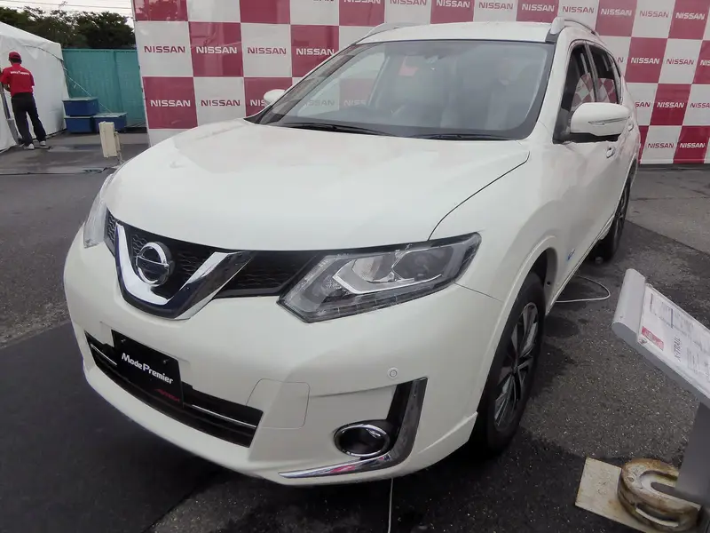 2020 Nissan X-Trail, front